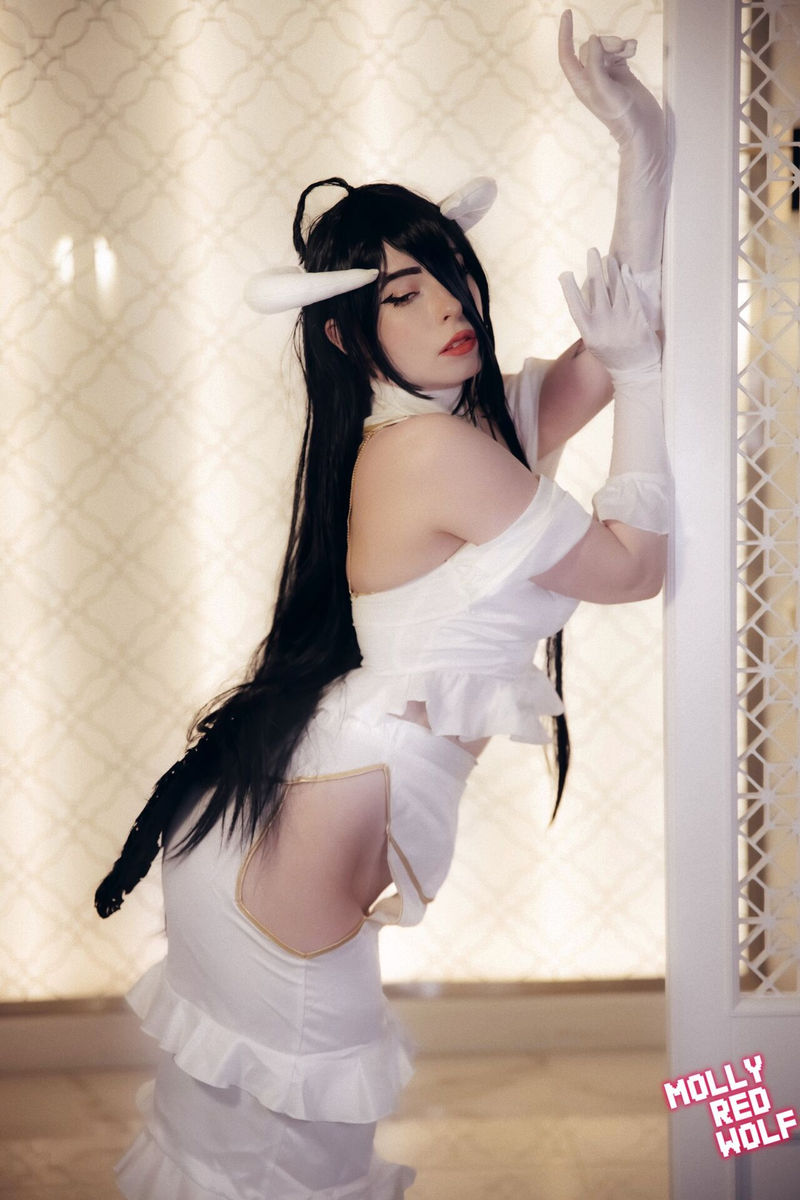 MollyRedWolf Albedo Cosplay