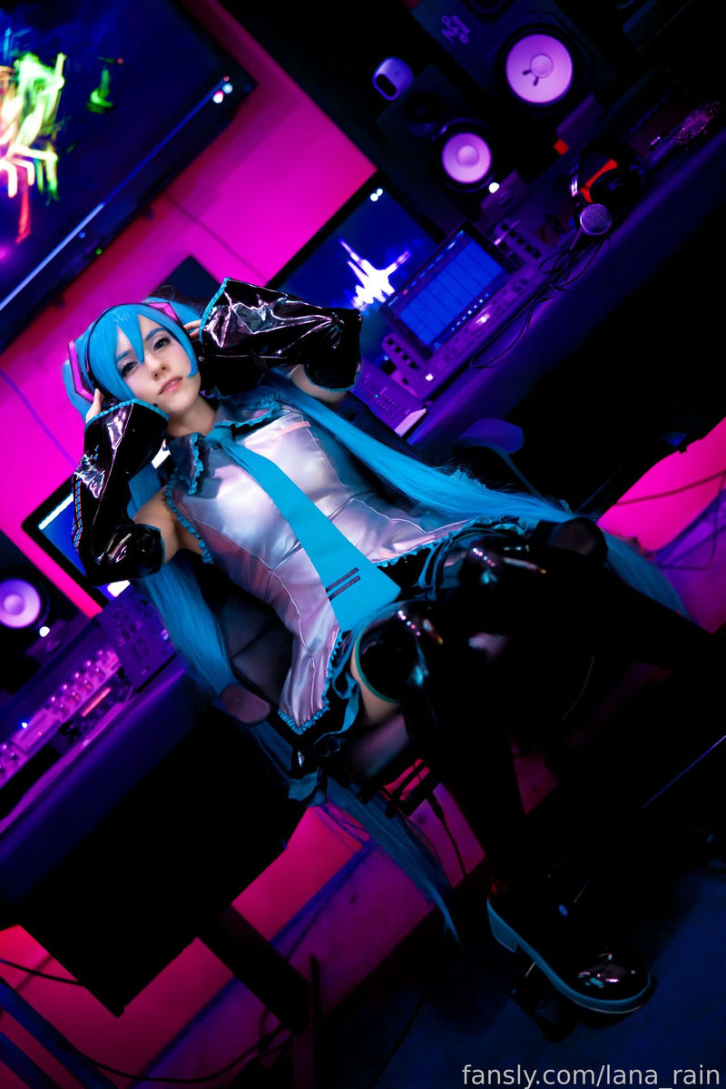 lana_rain miku