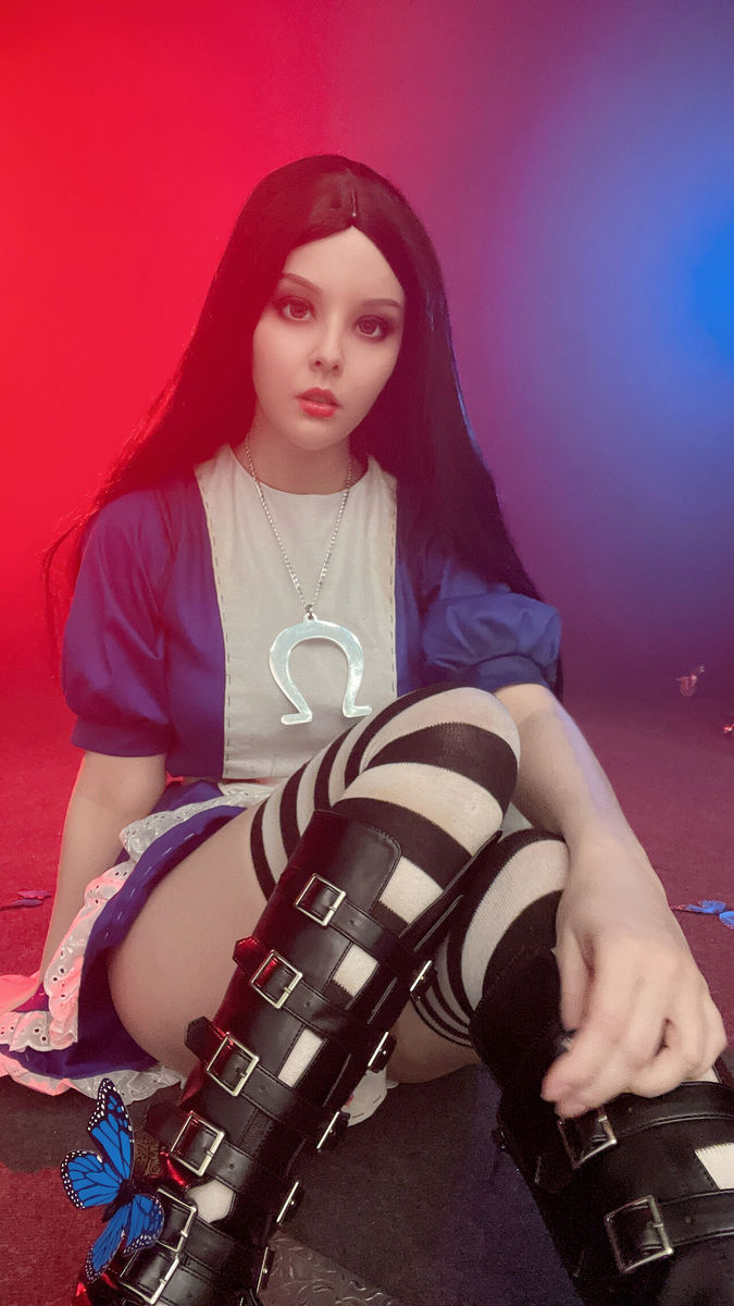 Helly Valentine - Alice