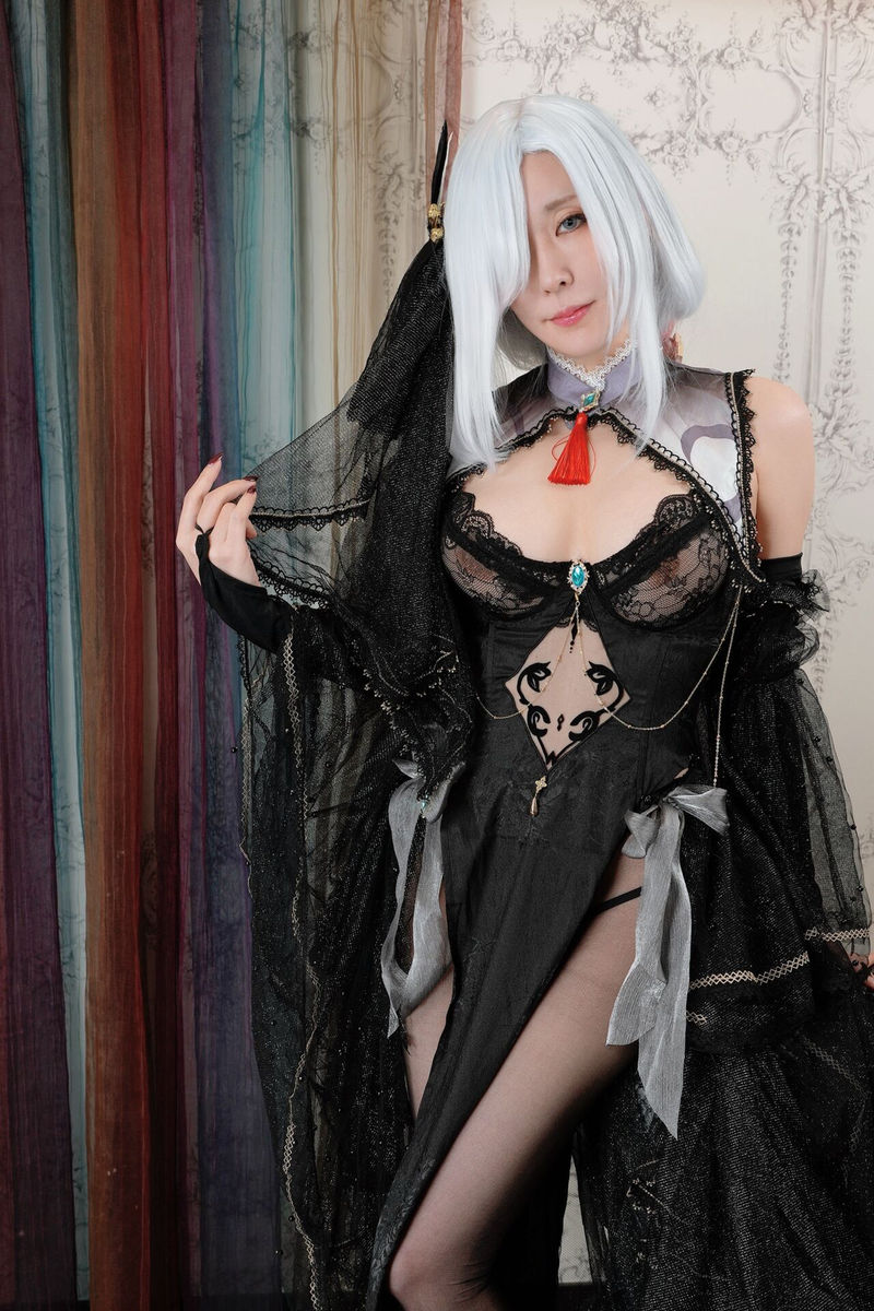 【コスホリ新作サンプル公開もうみた？✨】コスホリ直前！＆次のゆるケットに向けても撮影開始！ブルアカのお姫様ミカちゃんのエッチなところチラ見せ【コスホリ323！ゆるケット