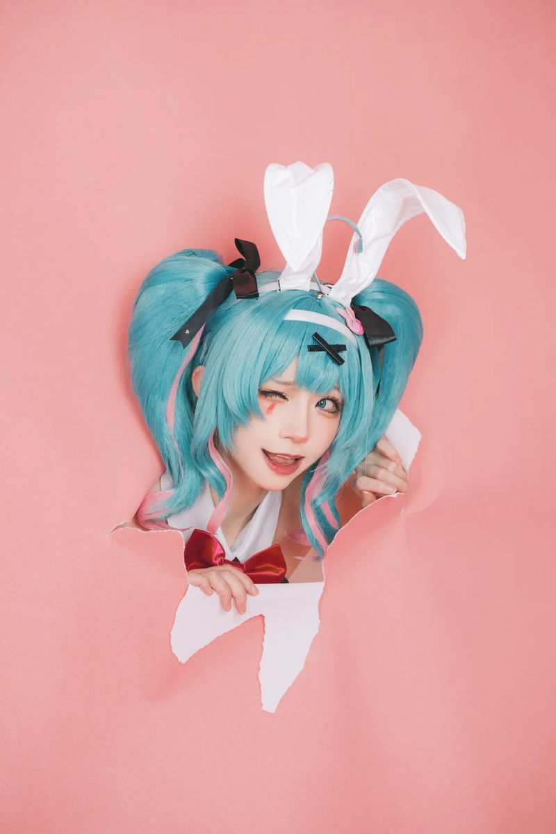 Kitaro Miku Rabbit Hole