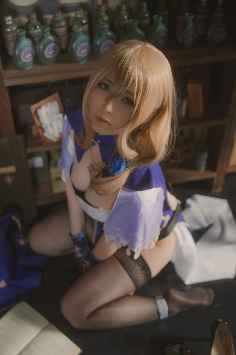 Lisa Minci Genshin Impact