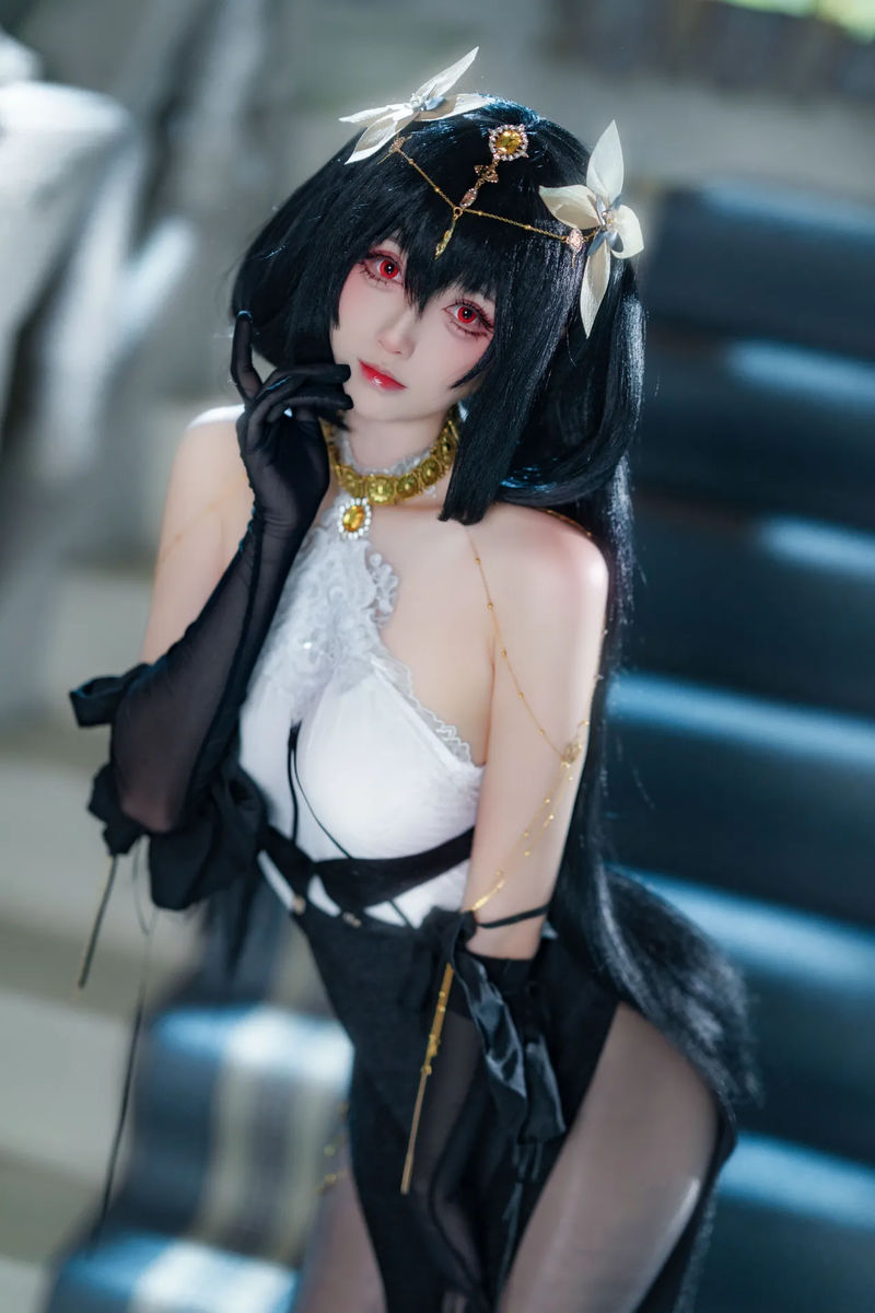 Chen Hai Cosplay (Azur Lane)