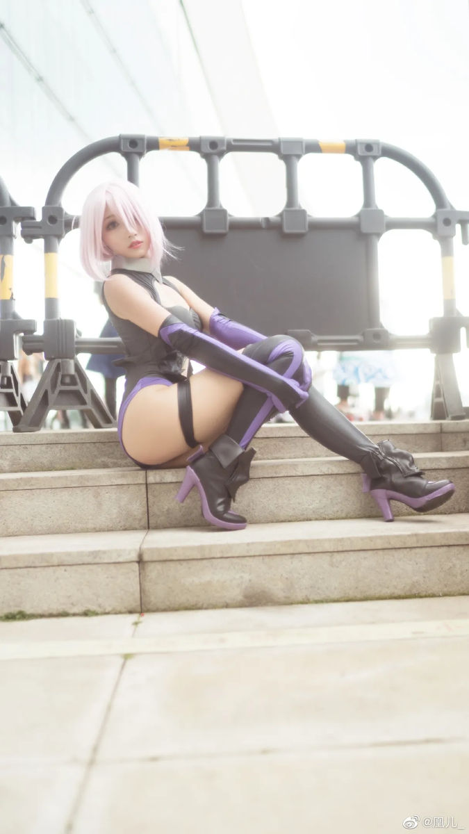 Mashu Kyrielight Cosplay